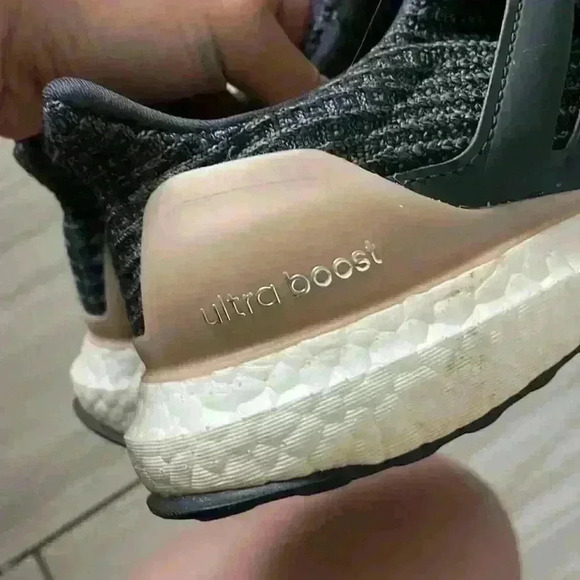 Adidas Ultra Boost - Picture 6 of 6
